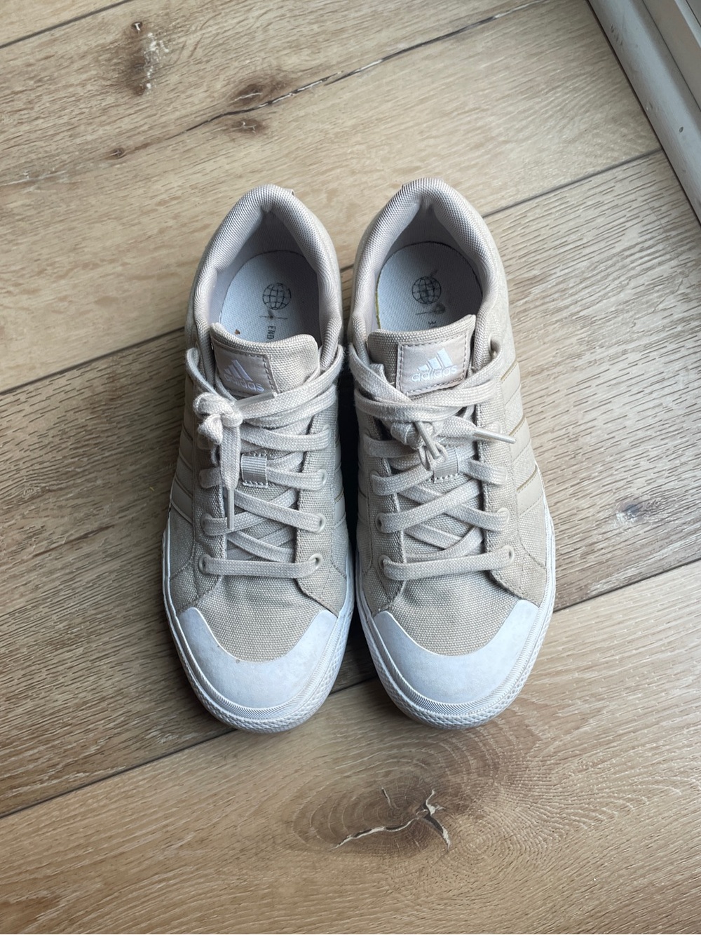 Women’s Adidas Bravada Platform Sneakers size 8